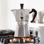 نمای جزئیات قهوه ساز بیالتی مدل موکا اکسپرس 4Cups A با کیفیت پرداخت و جزئیات مواد