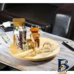 نمای جزئیات سینی سرو گردان چوبی دایره ای ۳۶×۳۶×۴ سانتی متر، وزن ۸۹۵ گرم، یک طبقه، مناسب کیک و پیتزا، همراه جعبه، کد ۶۳۵۳۴۶۰۴۶