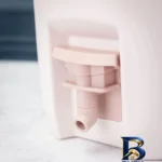 نمای جزئیات کلمن استنلی مدل Fast Flow Water Jug با گنجایش 7.5 لیتر حرکت و نصب پشتی