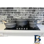 نمای بسته بندی سرویس پخت و پز ۱۰ پارچه مدل M.B.H برچسب و بسته بندی