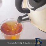 نمای بسته بندی کتری برقی کاراجا مدل Retro 2202 با گنجایش 1.7 لیتر برچسب و بسته بندی
