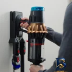 نمای جزئیات جارو شارژی هوشمند دایسون مدل V۱۶ Piston Animal اصل حرکت و نصب پشتی