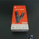 نمای جلو اندروید باکس شیائومی مدل Mi TV Stick طراحی و جزئیات کلیدی