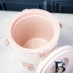 نمای در اتاق کلمن استنلی مدل Fast Flow Water Jug با گنجایش 7.5 لیتر سبک دیواری و مرجع اندازه