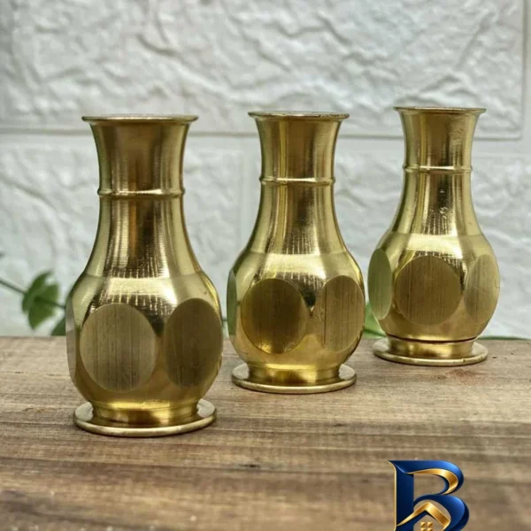 نمای جزئیات نمکدان برنجی مدل فاخر کد ZH۳۸۴ اصل نمای نزدیک دانه