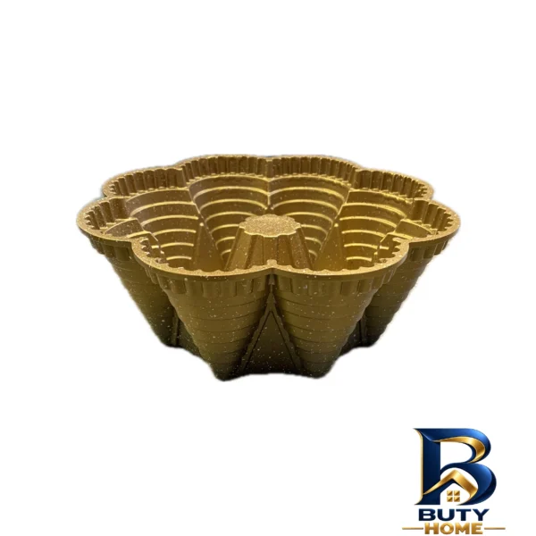 نمای بسته بندی قالب کیک چدنی مدل قیفی با طراحی دایره ای برچسب و بسته بندی