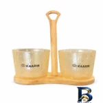 نمای بسته بندی اردوخوری دایره ای چوبی با ۲ ظرف شیشه و قاشق مدل اطلس، ابعاد ۲۰×۱۵×۱۰ سانتی متر، شستشو دست، دارای جعبه بسته بند