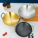 نمای بسته بندی تابه استیل کارولین با دسته بلند و طراحی زیبا برچسب و بسته بندی