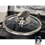 نمای بسته بندی قابلمه اس جی چدن با روکش نانو گرانیت و در شیشه ای برچسب و بسته بندی
