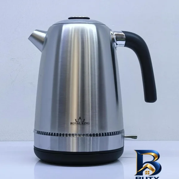 نمای بسته بندی کتری برقی رویال کینگ مدل ROSHA-۱۴۱۳ گنجایش ۱.۷ لیتر اصل برچسب و بسته بندی