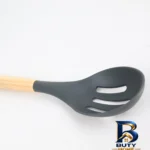 نمای بسته بندی سرویس کفگیر و ملاقه ۱۲ پارچه مدل NDI۱۳۷۴ اصل مهر کیسه و مواد