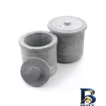 نمای جزئیات دیگ سنگی آرانیک با درپوش و مقاوم در برابر ضربه پرداخت و جزئیات مواد