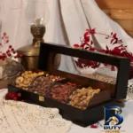 نمای بسته بندی جعبه پذیرایی چوبی مدل زرین ۴ خانه مهر و پرداخت کیسه