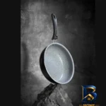 نمای جزئیات تابه گرانیتی ظرفیران مدل تورال با دسته ارگونومیک پرداخت و جزئیات مواد