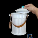 نمای جزئیات ظرف یخ مدل لوکس با دسته چرمی پرداخت و جزئیات مواد
