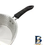 نمای جزئیات تابه آلومینیومی روحی با دسته طراحی زیبا پرداخت و جزئیات مواد