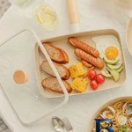 نمای جزئیات تابه نیوفلیم نچسب با در شیشه ای و دسته چوبی پرداخت و جزئیات مواد