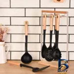 نمای کناری سرویس ملاقه و کفگیر سیلیکونی 6 پارچه همراه استند پروفایل و ساختار