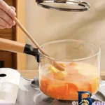 نمای جلو قابلمه پیرکس با دسته چوبی و طراحی زیبا طراحی و جزئیات کلیدی