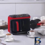 نمای جلو قهوه ساز ترکی 10 فنجان کاراجا مدل Hatır Hup Duet Aroma با ۲ مخزن و سیستم خاموشی خودکار طراحی و جزئیات کلیدی