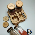 نمای جلو جا ادویه ۴ پارچه مدل مکارتی با استند طراحی و جزئیات کلیدی