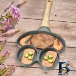 نمای بسته بندی تابه پنکیک قورباغه با جنس آلومینیوم و دسته چوبی برچسب و بسته بندی