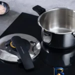 نمای بسته بندی زودپز مادام کوکو مدل Cap با بدنه استیل برچسب و بسته بندی