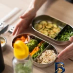 نمای جزئیات ظرف غذا ایکیا مدل HALVVARM با طراحی خاص پرداخت و جزئیات مواد