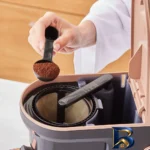 نمای کناری قهوه ساز کاراجا مدل Hatir Plas Mod با ظرفیت دم آوری ده فنجان پروفایل و ساختار