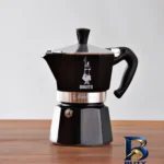 نمای کناری قهوه ساز بیالتی مدل موکا اکسپرس 3Cups B با کیفیت پروفایل و ساختار
