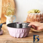 نمای در اتاق قالب کیک استیل کاراجا مدل Multicake سایز ۲۳CM سبک دیواری و مرجع اندازه