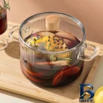 نمای کناری قابلمه پیرکس بوروسیلیکات با دستگیره چوبی پروفایل و ساختار