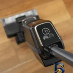 نمای در اتاق جارو شارژی عصایی بیسل مدل CrossWave OmniForce Edge 3999Z سبک دیواری و مرجع اندازه