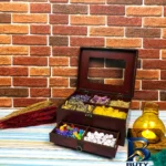 نمای جلو جعبه پذیرایی کشودار با در شیشه ای و قابلیت تغییر چیدمان بیش از ۱۵ حالت، دارای ۲ طبقه، جنس MDF، مدل الوند، ابعاد ۱۲×۲