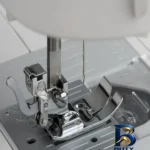 نمای جلو چرخ خیاطی جانتک مدل 1012 پلاس با کیفیت طراحی و جزئیات کلیدی